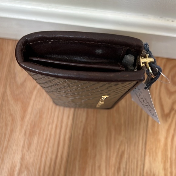 New! Dooney & Bourke embossed leather mushroom color Wallet. - Picture 7 of 10